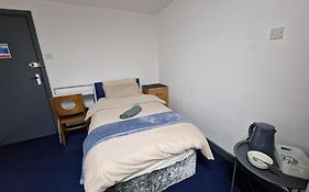 Room Near East Midland Airport 6